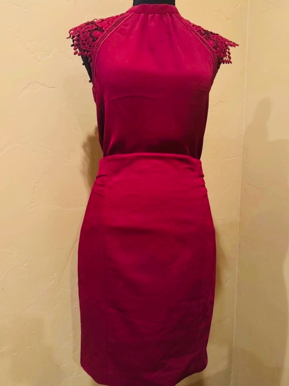 Express  3 Piece Set Sleeveless Sheath Lace Cap Sleeves, Skirt and Jacket.